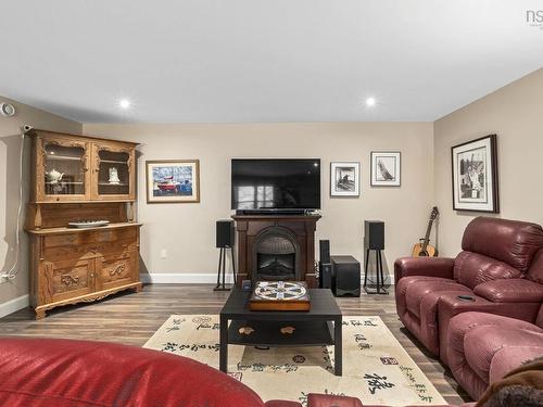 614 Piggott Avenue, Fall River, NS 