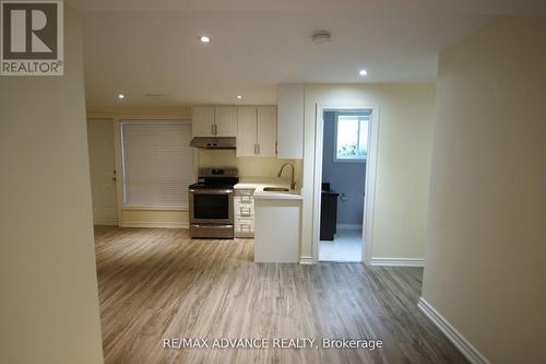 LOWER - 33 CARLUKE CRESCENT , Toronto, Ontario M2L 2H7 3