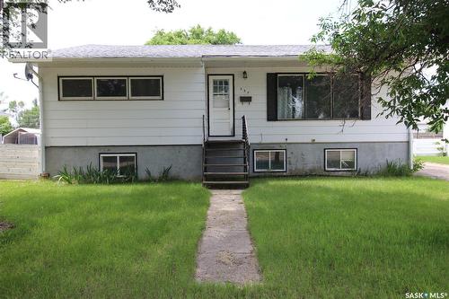 537 4Th Street W, Shaunavon, SK 