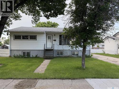 537 4Th Street W, Shaunavon, SK 