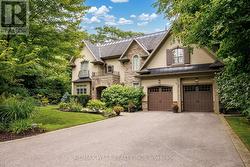92 PINETREE WAY  Mississauga, ON L5G 2R1