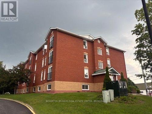 301 - 550 TALBOT PLACE  Gananoque, ON K7G 3C6
