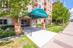 32 TANNERY Street Unit# 607  Mississauga, ON L5M 6T6