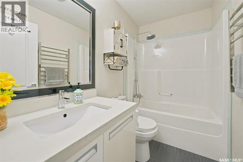 303 East Hampton Boulevard E, Saskatoon, SK 