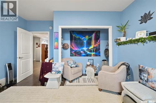 303 East Hampton Boulevard E, Saskatoon, SK 