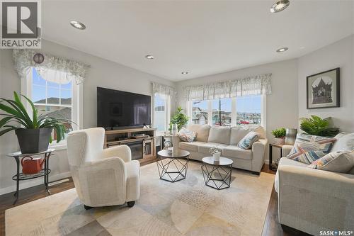 303 East Hampton Boulevard E, Saskatoon, SK 
