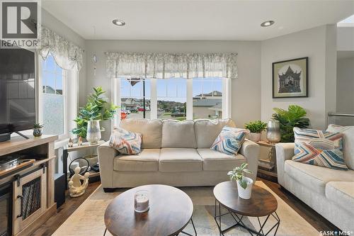 303 East Hampton Boulevard E, Saskatoon, SK 
