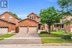 22 MCCULLOUGH CRESCENT Halton Hills, ON L7G 5N5