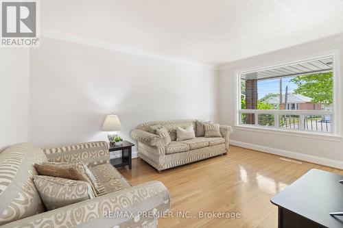 30 Forthbridge Crescent, Toronto, ON 