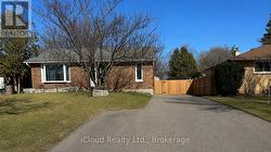 MAIN - 747 GLENFOREST STREET W Oshawa, ON L1J 5E9