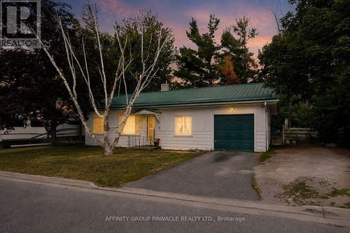 35 CLIFTON STREET  Kawartha Lakes (Fenelon Falls), ON K0M 1N0
