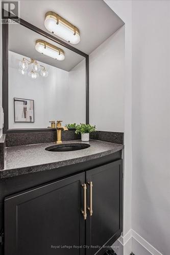 87 University Avenue W, Guelph (Dovercliffe Park/Old University), ON 