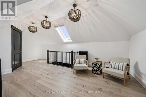 87 University Avenue W, Guelph (Dovercliffe Park/Old University), ON 
