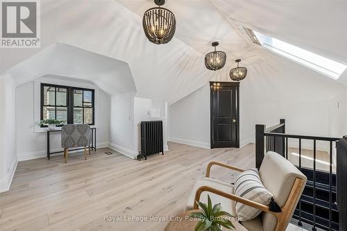 87 University Avenue W, Guelph (Dovercliffe Park/Old University), ON 