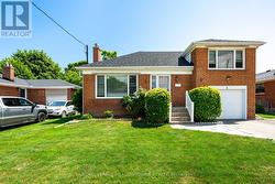 5 BOREAL ROAD  Toronto, ON M9C 2E9