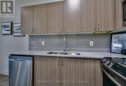 Lots of counter space - 