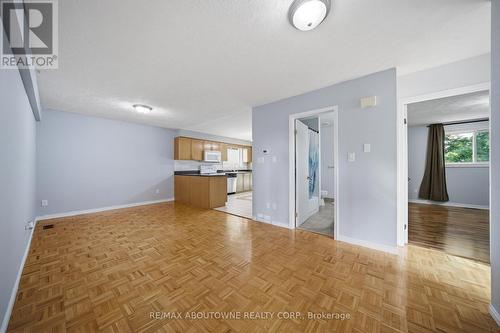 UPPER - 146 BANKSIDE DRIVE N , Kitchener, Ontario N2N 3E4 4