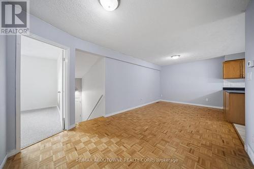 UPPER - 146 BANKSIDE DRIVE N , Kitchener, Ontario N2N 3E4 5
