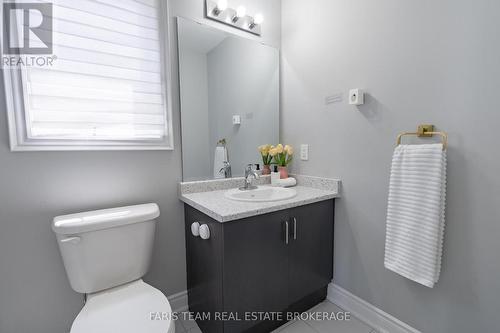 236 Eighth Avenue, New Tecumseth, ON 