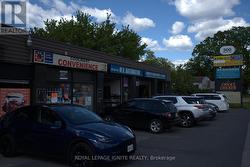 300 DUNDAS STREET E Whitby, ON L1N 2J1