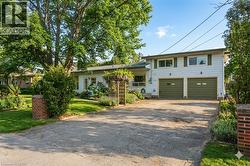 405B BARTLETT Avenue Grimsby, ON L3M 2N5