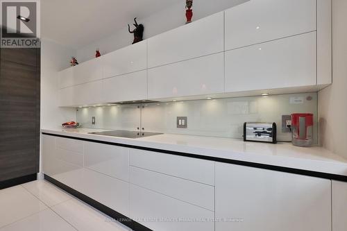 647 Montbeck Crescent, Mississauga, ON 