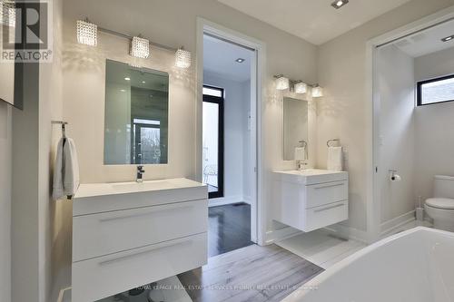 647 Montbeck Crescent, Mississauga, ON 