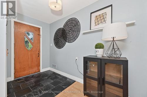 Foyer - 140 Begonia Avenue, Ottawa, ON 