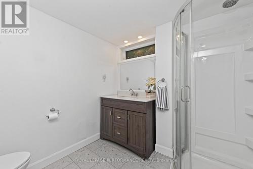 Lower level bathroom - 140 Begonia Avenue, Ottawa, ON 