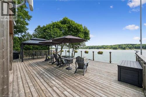 614 Sixth Road E, Mapleton, ON 