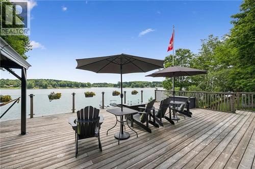 614 Sixth Road E, Mapleton, ON 