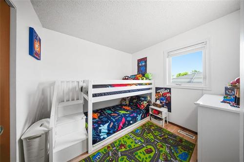 86 Barnham Crescent, Winnipeg, MB 