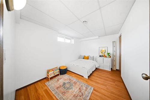 86 Barnham Crescent, Winnipeg, MB 