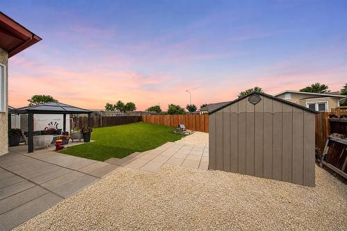 86 Barnham Crescent, Winnipeg, MB 