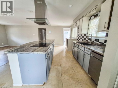 154 Appalachian Crescent, Kitchener, ON - Indoor Photo Showing Kitchen With Double Sink