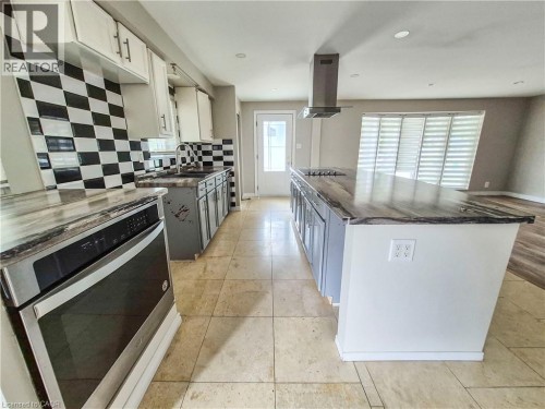 154 Appalachian Crescent, Kitchener, ON - Indoor Photo Showing Kitchen With Upgraded Kitchen