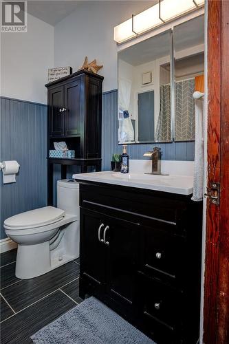 64 Desjardins, Garson, ON - Indoor Photo Showing Bathroom