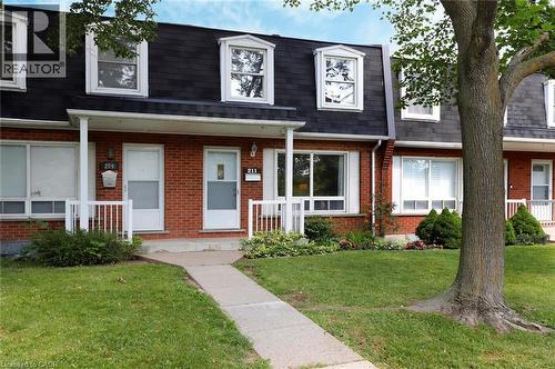 211 LAKE Avenue N  Hamilton, ON L8E 1L5