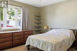 Primary Bedroom - 