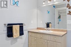 4pc bath w/ dual access - 