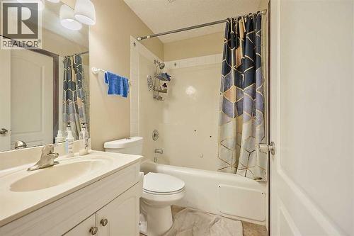 117 Douglas Ridge Circle Se, Calgary, AB 