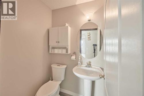 117 Douglas Ridge Circle Se, Calgary, AB 