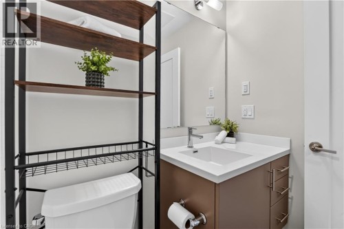 3200 William Coltson Avenue Unit# 622, Oakville, ON - Indoor Photo Showing Bathroom