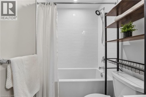 3200 William Coltson Avenue Unit# 622, Oakville, ON - Indoor Photo Showing Bathroom