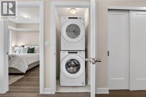 3200 William Coltson Avenue Unit# 622, Oakville, ON - Indoor Photo Showing Laundry Room