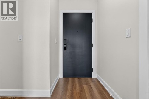 3200 William Coltson Avenue Unit# 622, Oakville, ON - Indoor Photo Showing Other Room