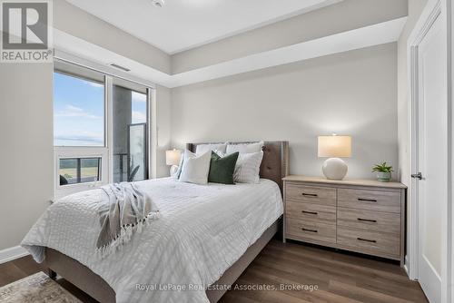 622 - 3200 William Coltson Avenue, Oakville, ON - Indoor Photo Showing Bedroom