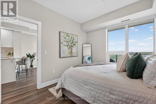 622 - 3200 William Coltson Avenue, Oakville, ON - Indoor Photo Showing Bedroom