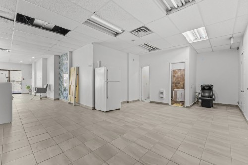 Interior - 80 Boul. Henri-Bourassa O., Montréal (Ahuntsic-Cartierville), QC 