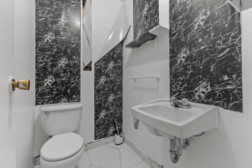 Bathroom - 80 Boul. Henri-Bourassa O., Montréal (Ahuntsic-Cartierville), QC 